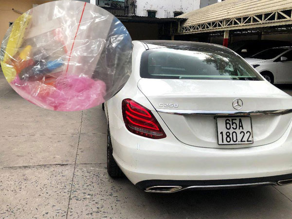 Bắt đường dây bán 1000 viên thuốc lắc/ngày cho quán bar ở TP.HCM, thu cả 'kho' vũ khí trong ô tô Mercedes