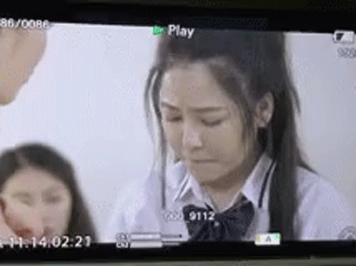 Clip hot girl Trâm Anh bật khóc trong bộ phim vừa bị cắt vai diễn