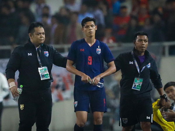 LĐBĐ Thái Lan định 'tẩy thẻ' cho cầu thủ đấm Đình Trọng ở U23 châu Á