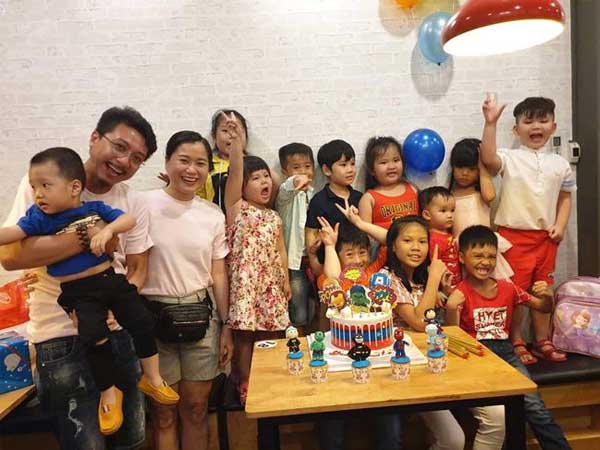 Mặc ai ngoại tình ly hôn, vợ chồng Lâm Vỹ Dạ vẫn hạnh phúc làm điều này cùng con trai