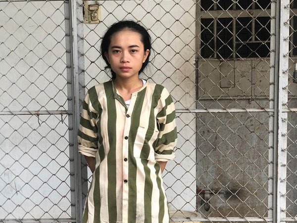 Nữ sinh viên 9X ngành dược bị bắt quả tang khi đang đi đang bán ma tuý cho con nghiện