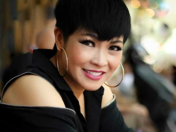 Phương Thanh lần đầu kể về bố của con gái, tiết lộ lý do không kết hôn nhưng vẫn mặc áo tang khi anh qua đời