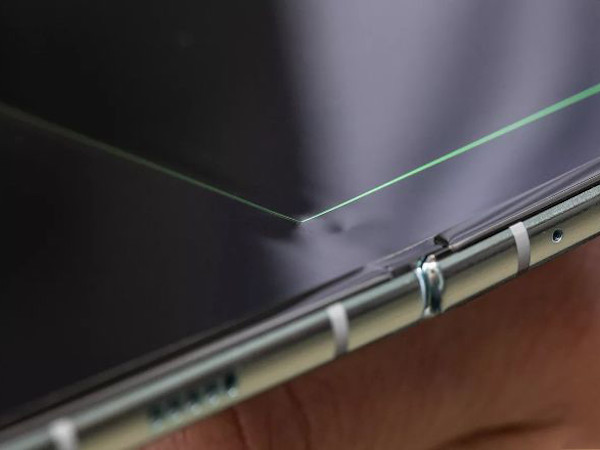 Samsung phản ứng ra sao trước sự cố với Galaxy Fold?