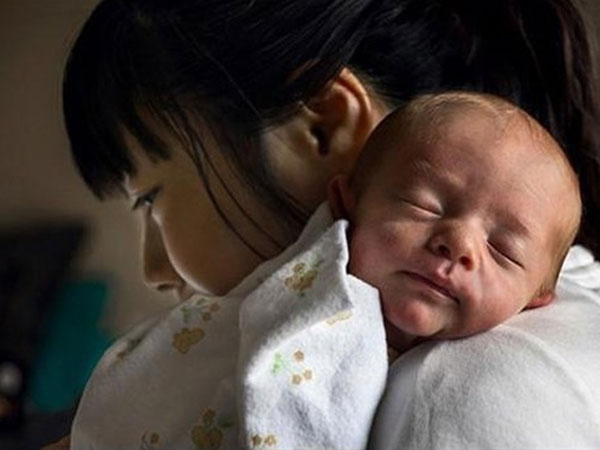 Sau 2 năm vất vả chăm cháu, ngày con dâu đột ngột về đón cháu nói một câu khiến tôi ngất luôn tại chỗ