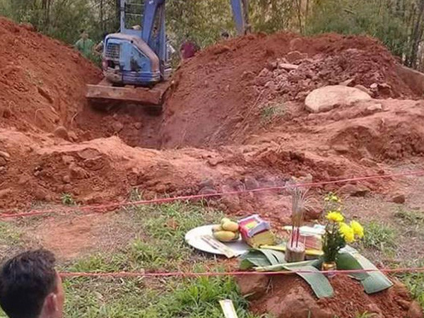 Thi thể phụ nữ cuốn chăn nằm dưới giếng hoang, nghi là người đã mất tích bí ẩn 2 tháng trước