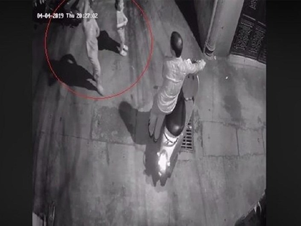 Khởi tố kẻ sờ soạng bé gái trong ngõ tối