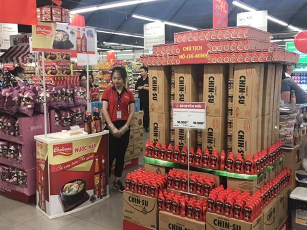 Nhân viên Masan tạo hình Lăng Bác bằng sản phẩm gây tranh cãi