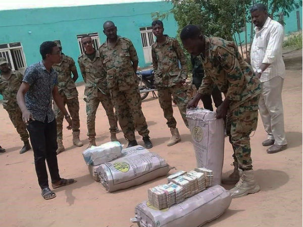 Phát hiện 'núi' tiền 130 triệu USD tại nhà tổng thống Sudan bị lật đổ