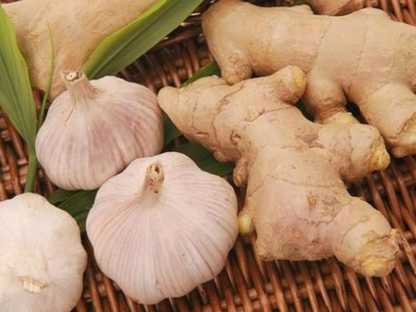 Sai lầm của người Việt khi nấu ăn khiến gừng, hành, tỏi vừa mất chất vừa có hại