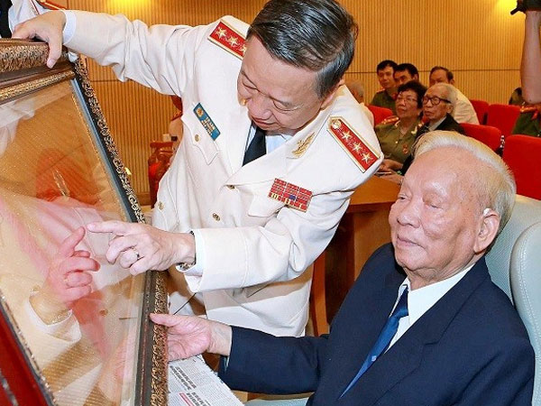 Đại tướng Lê Đức Anh - Vị tướng chỉ huy còn lại cuối cùng của Chiến dịch Hồ Chí Minh