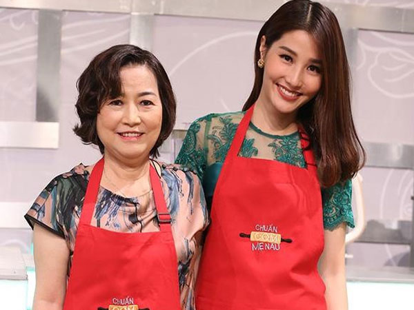 'Diễm My 9X sốc, suy sụp khi mẹ mất sau 2 tuần nhập viện vì sốt'