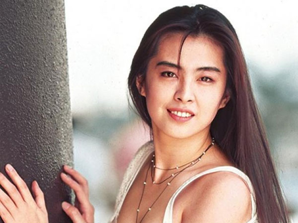 Không hổ danh người đẹp 'không góc chết', Vương Tổ Hiền dù có ốm bẹp trên giường cũng đẹp tựa thiên thần