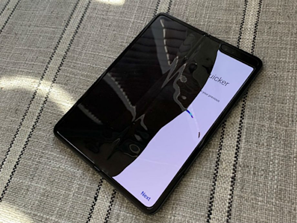 Lý do Apple chưa vội làm smartphone gập