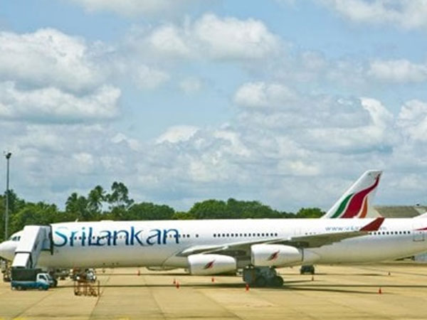 Tìm thấy bom gần sân bay Sri Lanka sau các vụ tấn công nhà thờ, khách sạn