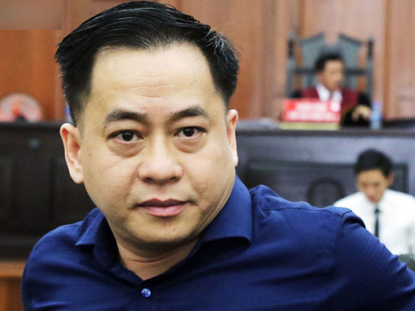 Video: Vũ 'nhôm' nổi nóng, lớn tiếng với lực lượng công an tại phiên xử