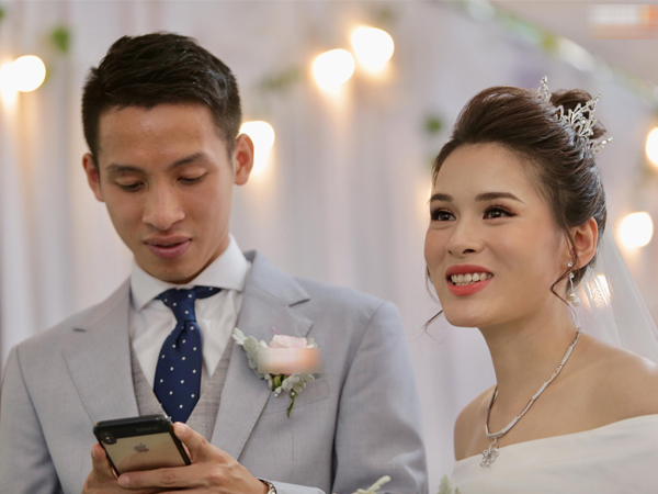 Đỗ Hùng Dũng điển trai trong đám cưới với bạn gái xinh đẹp