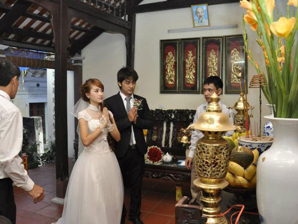 Hé lộ ảnh cưới của Bảo Ngậu 'Người phán xử' với vợ hotgirl được giấu kín suốt 6 năm dài