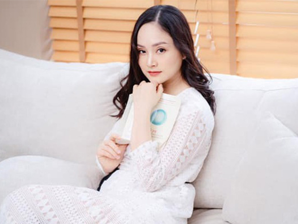 Lan Phương bị viêm họng nặng, chỉ giao tiếp được bằng giấy bút giữa thời điểm nổi như cồn với 'Nàng dâu order'