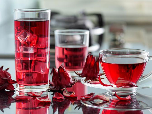 8 loại nước giải nhiệt cơ thể tốt hơn uống nước lạnh hay dùng điều hòa
