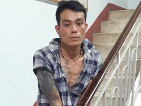 Bắt đối tượng có 5 tiền án, tiền sự ra chợ móc túi