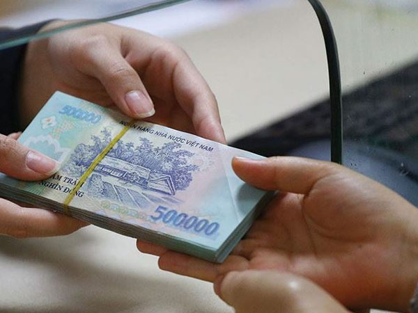 Lãi suất liên ngân hàng giảm mạnh
