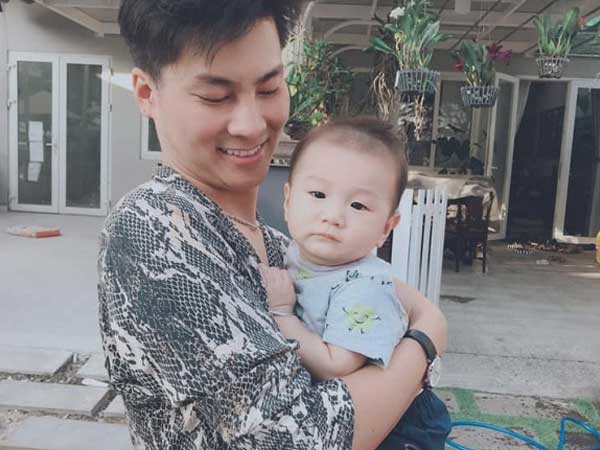 Lâm Khánh Chi phá vỡ lời hứa không đăng ảnh con, khoe cậu quý tử cực đáng yêu bên bố