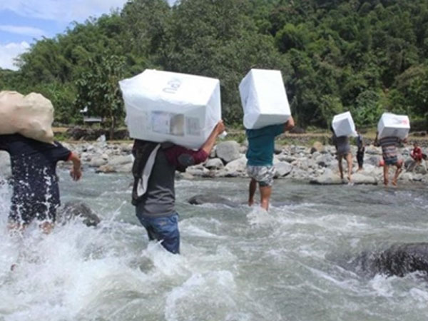 Quy mô của cuộc bầu cử khiến nhân viên chết vì kiệt sức ở Indonesia