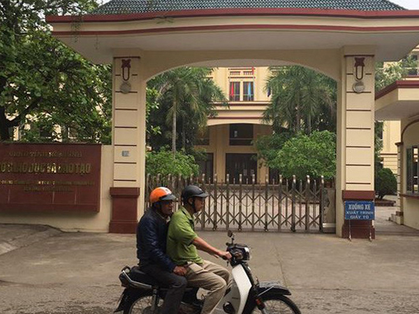 Sau khi phủ nhận có cháu được nâng điểm, Phó Chủ tịch Hoà Bình bất ngờ nói: Đó là cháu vợ