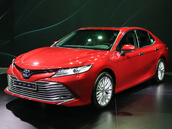 Toyota Camry mới giá cao nhất 1,235 tỷ tại Việt Nam