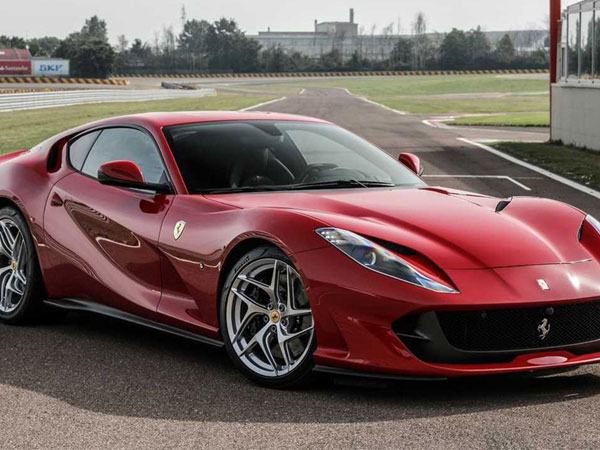 Cần bao nhiêu tiền để sở hữu một chiếc Ferrari?