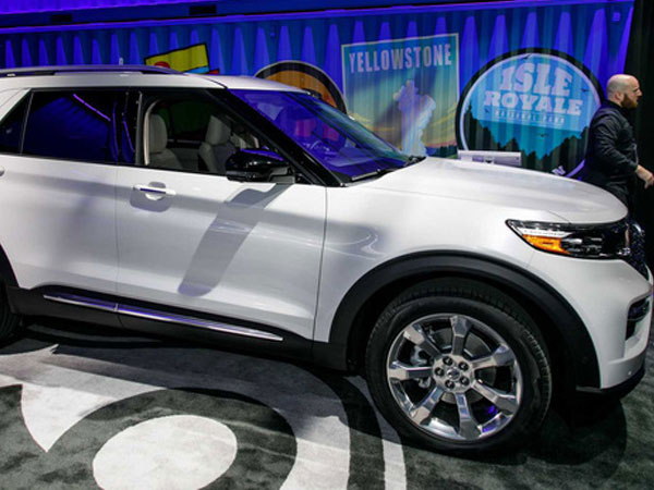 Ford Explorer đời mới gây shock vì giá chát