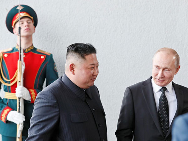 Tổng thống Putin đã tới Vladivostok, chuẩn bị gặp ông Kim Jong Un