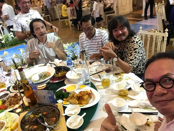 Xúc động trước chia sẻ của giới nghệ sĩ phía Bắc về đám cưới NSND Trung Hiếu, nhưng ngỡ ngàng nhất là nhận xét không kiêng nể của Trần Lực