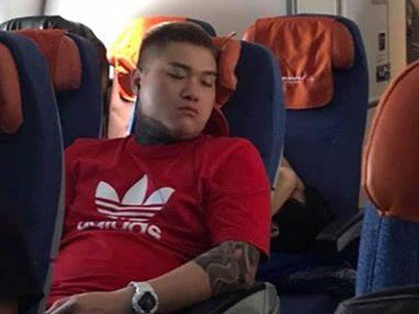 Bị chụp trộm ảnh rồi chê 'mặt ngủ như con heo', ca sĩ Vũ Duy Khánh buồn bã nói một câu đầy chua chát