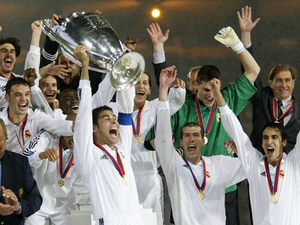 Hai cựu danh thủ Việt Nam góp mặt trong đội hình ngôi sao châu Á đối đầu huyền thoại Real Madrid