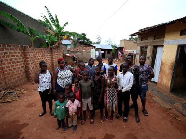 Người mẹ Uganda 39 tuổi vật lộn vì bị chồng bỏ sau khi đẻ 38 đứa con