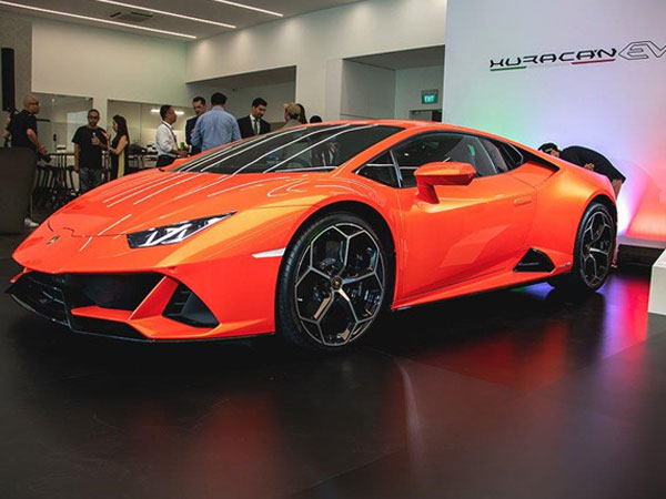 Siêu bò Lamborghini Huracan Evo ra mắt Singapore
