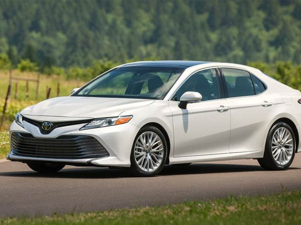 Trở lại sau thời lãng quên: Camry, Accord... bất ngờ giảm giá