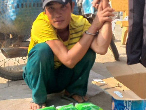 Dùng xe máy chở 15 kg ma túy, Nguyễn Văn Chạy chạy không thoát