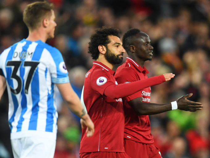 Liverpool 5-0 Huddersfield: Hủy diệt đội đã xuống hạng, Liverpool chiếm lại ngôi đầu Premier League