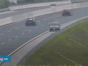 Video: Ford EcoSport phóng ngược chiều 10km trên cao tốc