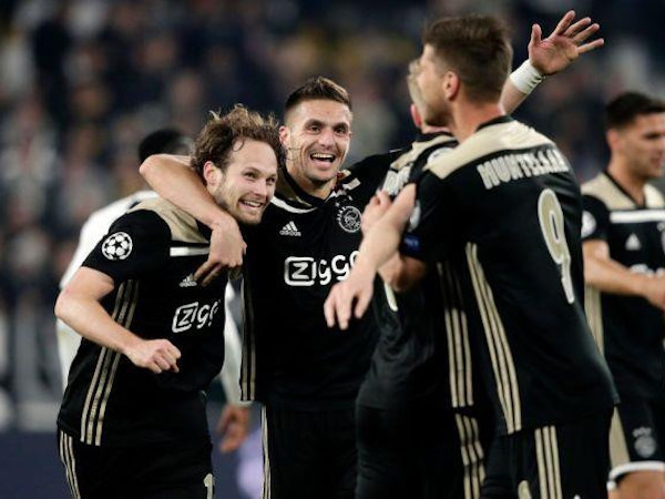 Cầu thủ Ajax vươn lên từ mác hàng thải Premier League