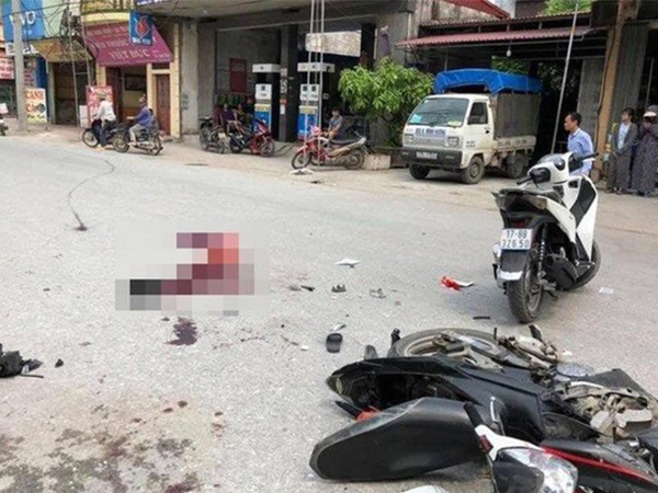 Va chạm với đoàn xe rước dâu, thanh niên cùng cha ruột tử vong tại chỗ thương tâm