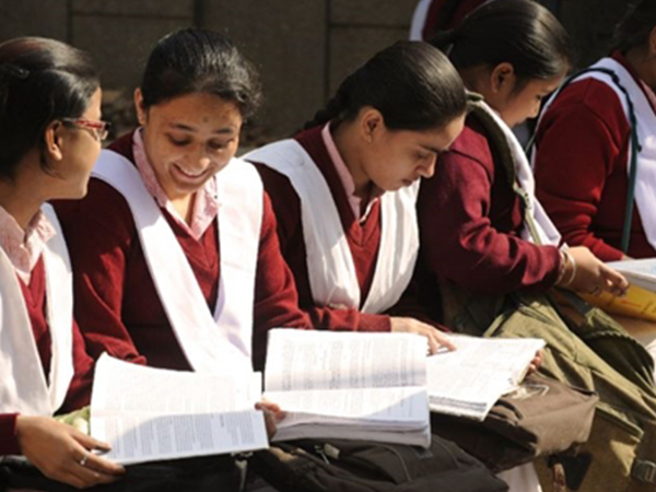 19 học sinh trung học Ấn Độ tự tử vì kết quả thi
