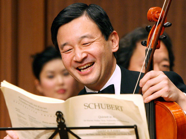 Chân dung Tân Nhật hoàng Naruhito - vị vua sẽ gắn bó với người dân Nhật Bản trong thời kỳ Reiwa đầy hứa hẹn