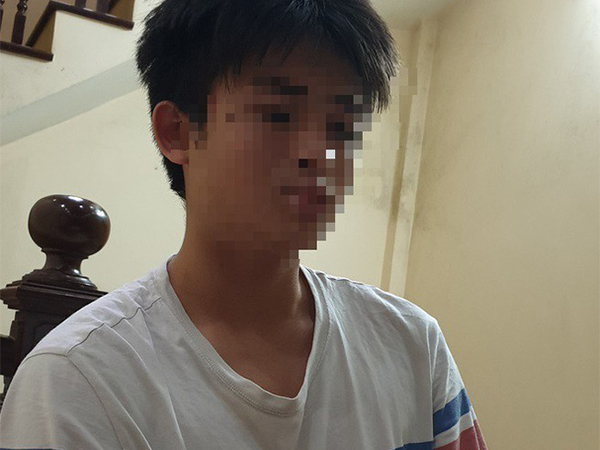 Con trai cô giáo nấc nghẹn khi mẹ bị xe Mercedes đâm tử vong: 'Giờ em đã không còn mẹ nữa rồi...'