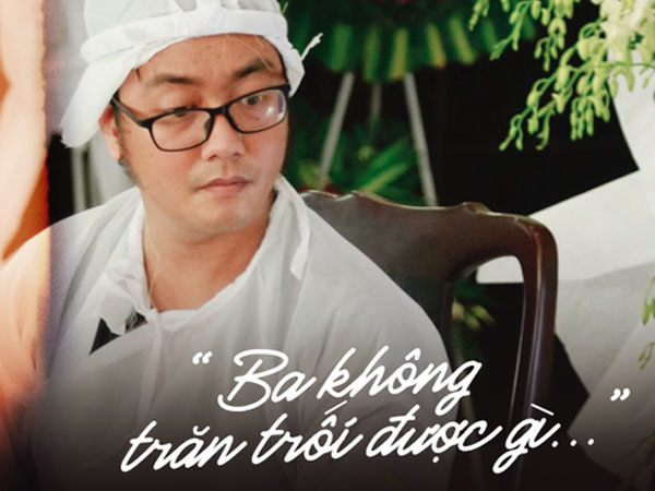 Con trai út của cố nghệ sĩ Lê Bình bần thần nhìn di ảnh cha, tiết lộ lý do hỏa thiêu, thả tro cốt xuống biển