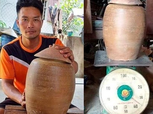 Nghệ An: Đào móng nhà vớ được hũ tiền cổ báu vật