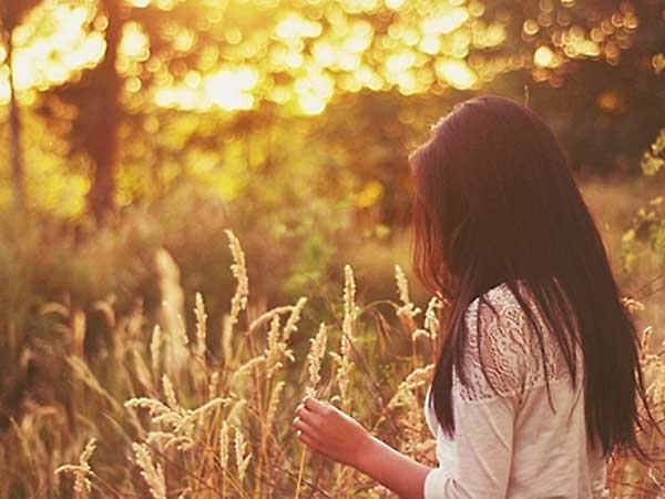 Ngực to đột biến khiến tôi bị người khác nhìn với ánh mắt soi mói