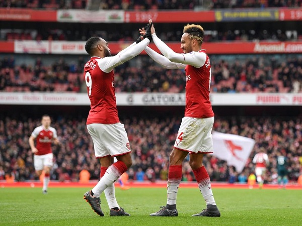 Arsenal 3-1 Valencia: Song sát Lacazette - Aubameyang tỏa sáng, Arsenal thắng ngược ngoạn mục tại Emirates